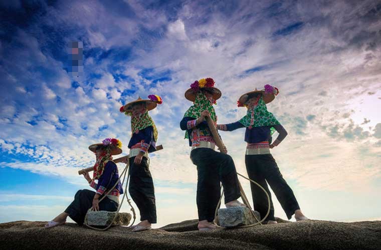 Ngam nhan sac chi em toc Hue An Nu o Trung Quoc